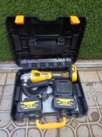 DeWalt cordless angle grinder 198V