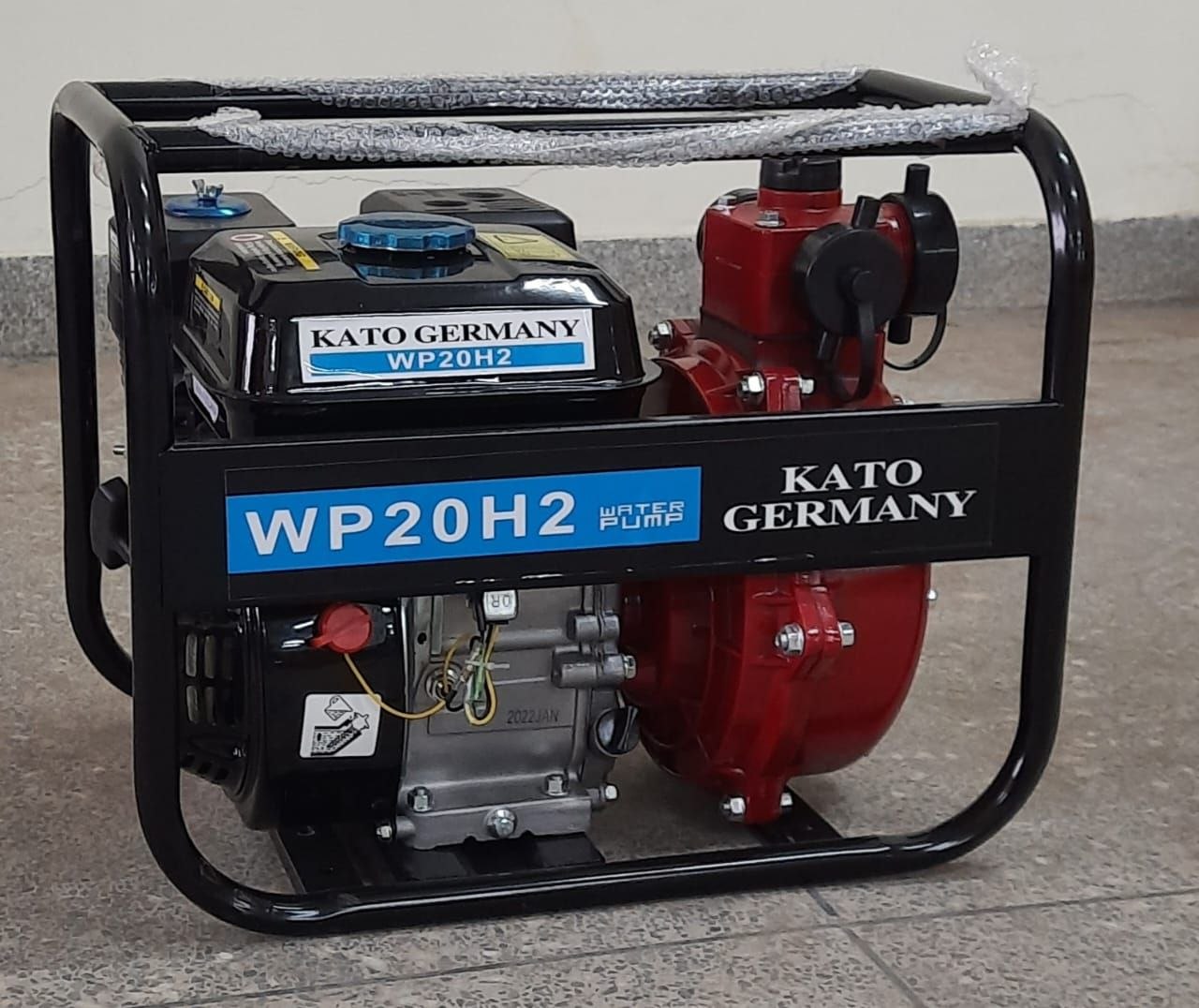 4d5b3625-df9b-418a-887b-82f937d24d51.jpg Kato Germany water pump HIGH PRESSURE 2 inches 7.5hp Engine - Image 1