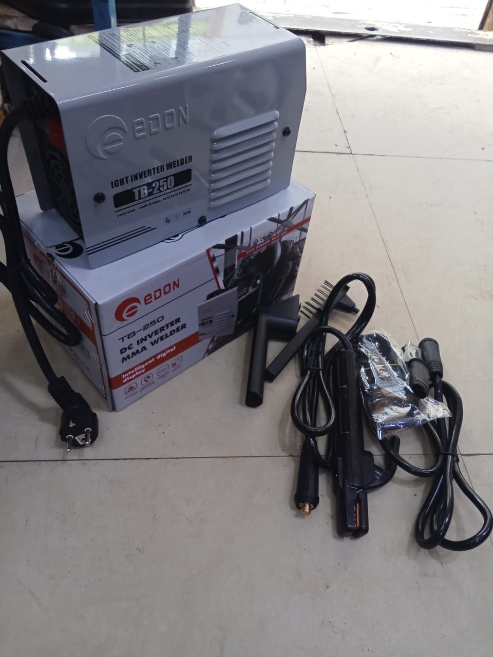 b5a27e2d-86d0-45c9-a60f-75a06176fc7f-1.jpg Edon inverter welding machine TB 250S - Image 1